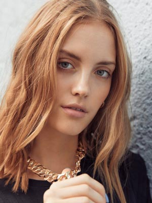 Лола Корфиксен
Lola Corfixen